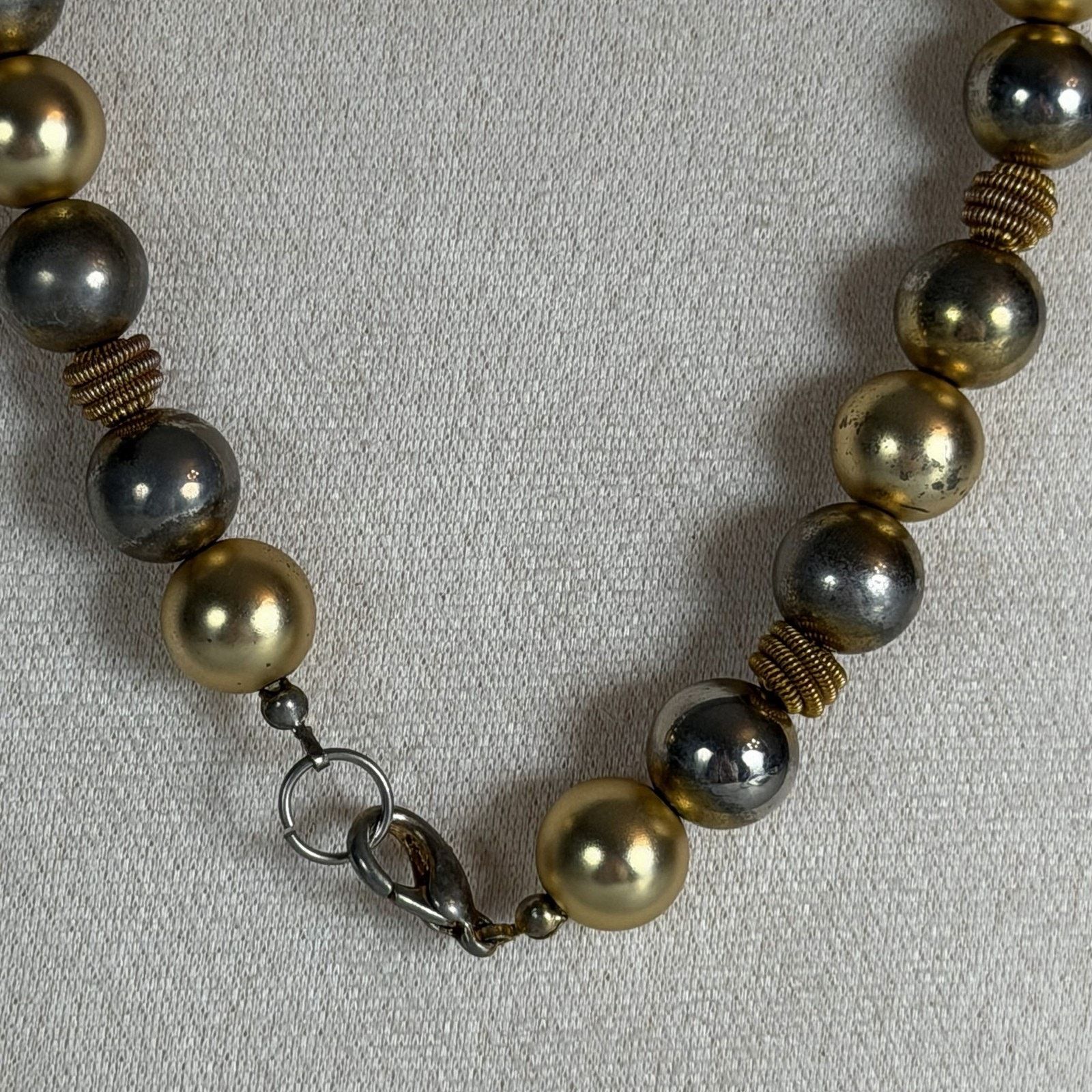 Other Classic Elegant VTG 1980s 32" Two-Tone 12mm Beaded Necklace Size ONE SIZE - 4 Thumbnail