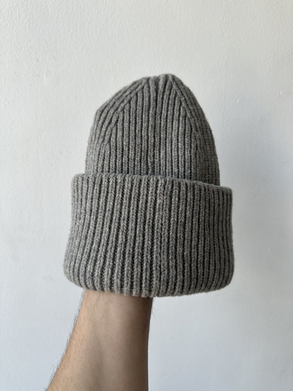 Acne Studios Acne Studios Gray Ribbed Beanie with Smiley Patch 100% Wool Size ONE SIZE - 3 Thumbnail
