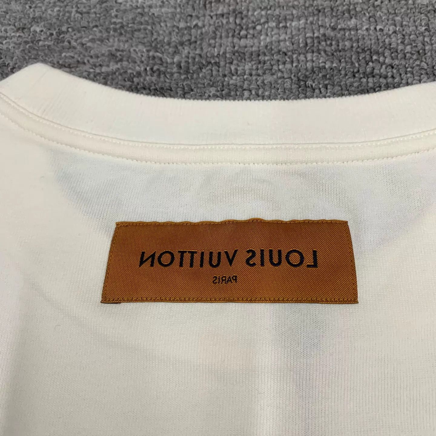 Louis Vuitton LV White Instruction Short-Sleeve Tee M Size US M / EU 48-50 / 2 - 7 Thumbnail
