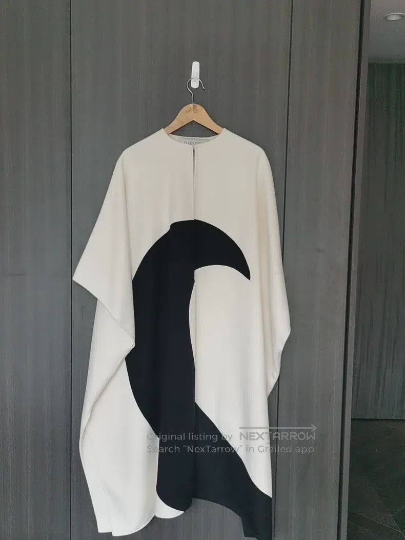 Valentino Valentino Autumn and winter coat cape Size S / US 4 / IT 40 - 1 Thumbnail