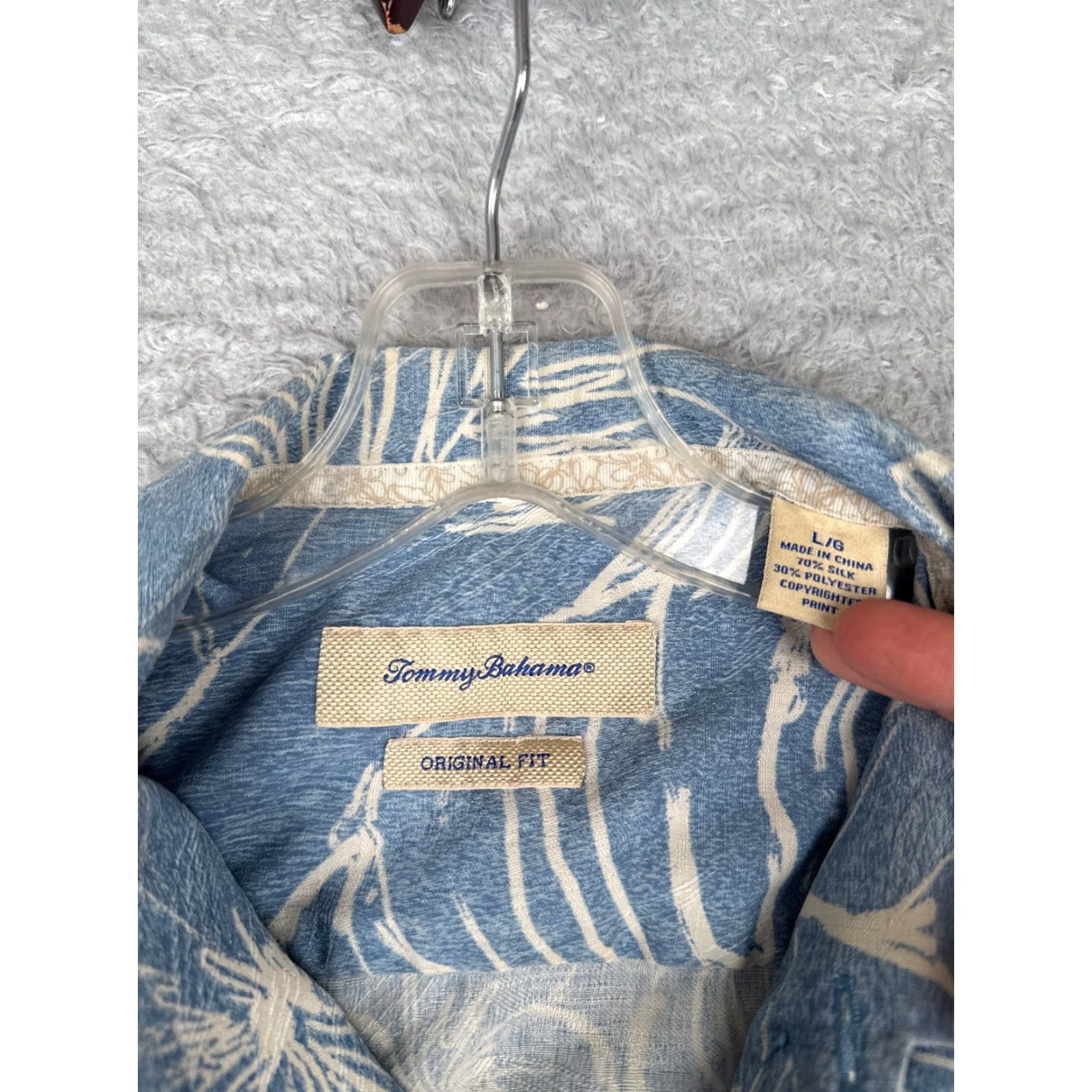 Tommy Bahama VINTAGE Tommy Bahama Shirt Men Large Blue Floral Silk Blend Hawaiian Wood Button Up - READ Size US L / EU 52-54 / 3 - 6 Thumbnail