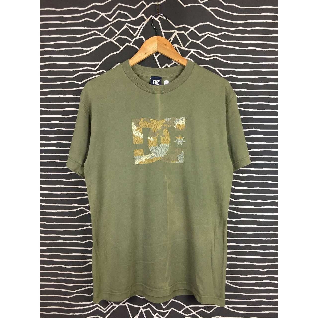 DC × Vintage Vtg Y2K DC Shoes Center Logo Skate Skateboard Tee Size US M / EU 48-50 / 2 - 1 Thumbnail