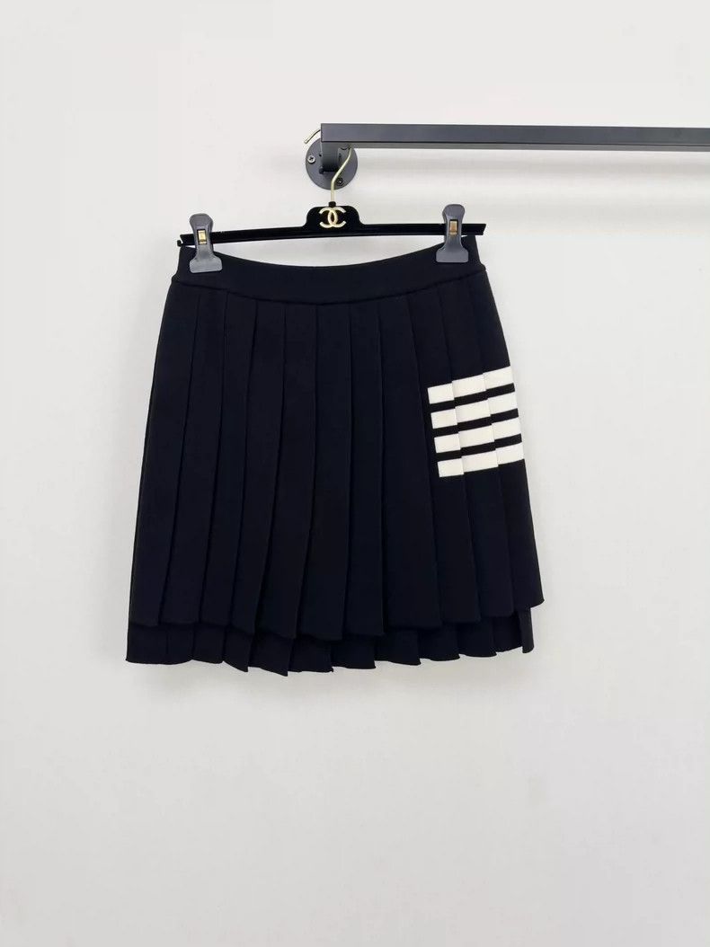 Thom Browne Thom Browne Wool knitted skirt Size 25" / US 0 / IT 36 - 1 Thumbnail