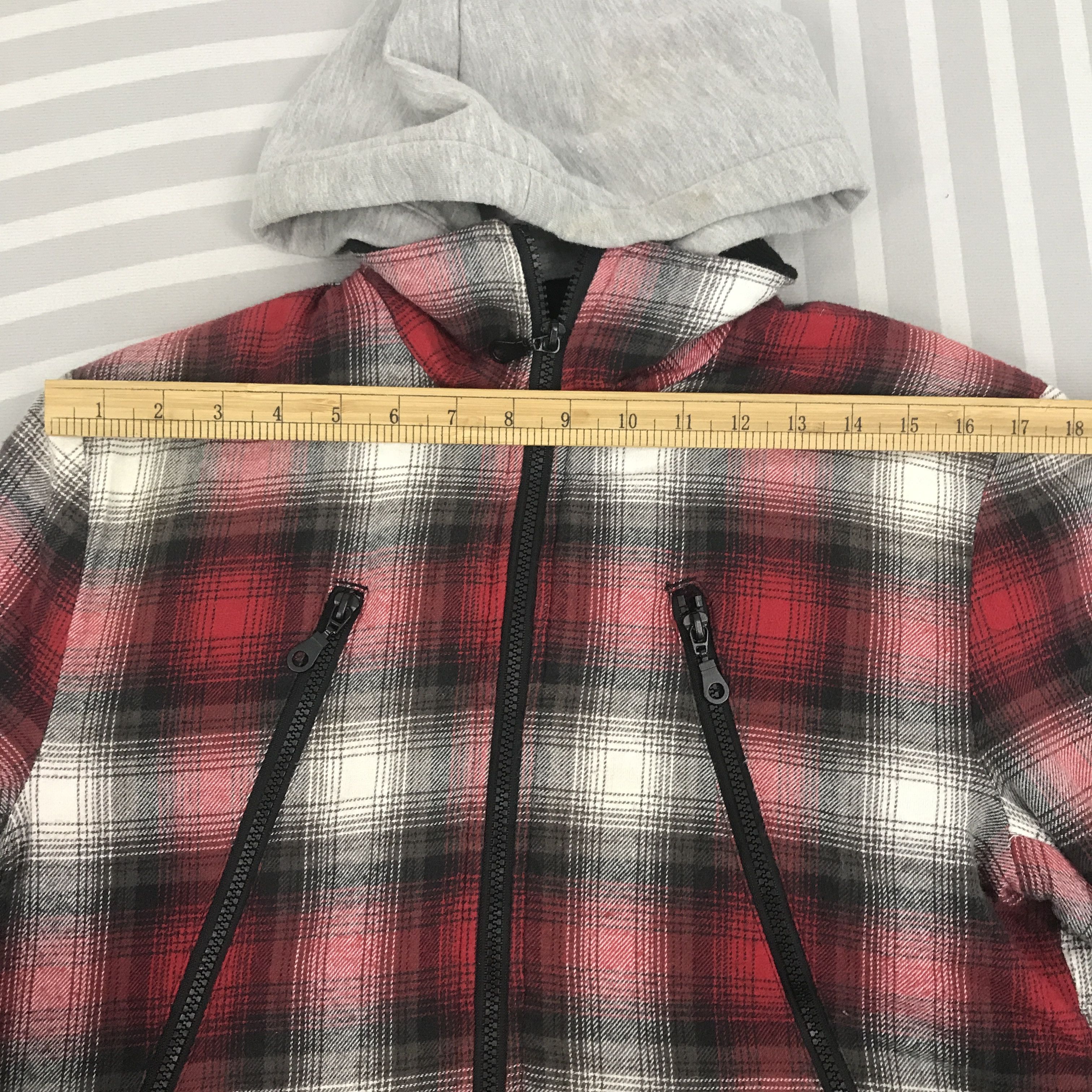 In The Attic × Japanese Brand × Vintage Vintage in the attic Flannel design hoodies style jacket Size US L / EU 52-54 / 3 - 5 Thumbnail