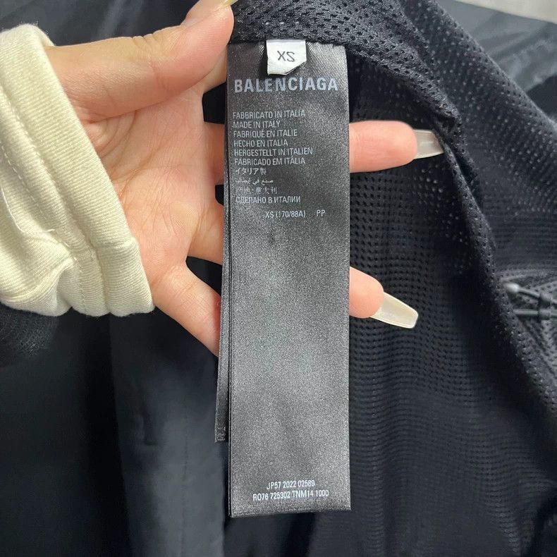 Balenciaga Balenciaga Black logo monogrammed zip-up sunscreen jacket Size US XS / EU 42 / 0 - 3 Thumbnail
