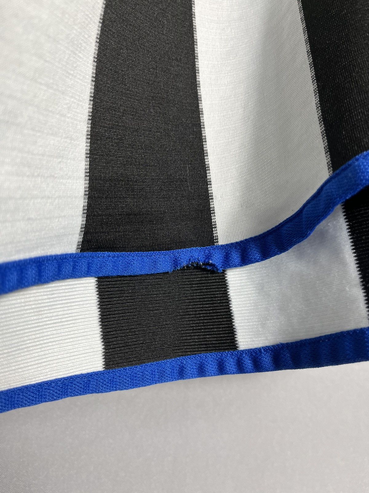 Sports Specialties Newcastle United 2000-2001 Home Adidas Football Shirt Soccer Size US L / EU 52-54 / 3 - 15 Thumbnail
