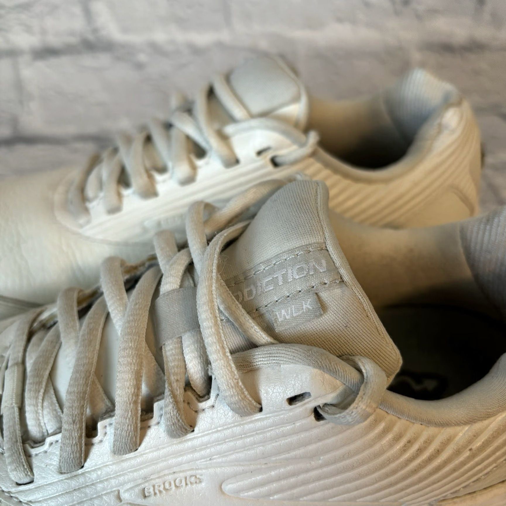 Brooks Brooks Addiction Walker 2 Sneakers White Leather Cushioned Comfort Women’s Sz 7 Size US 5 / IT 35 - 6 Thumbnail