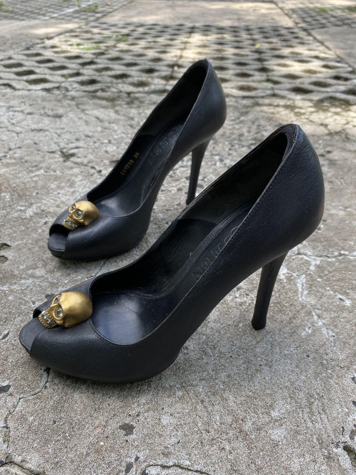 Alexander McQueen Alexander McQueen Leather Embellished Skull Peep Toe Pumps Size US 6 / IT 36 - 25 Thumbnail