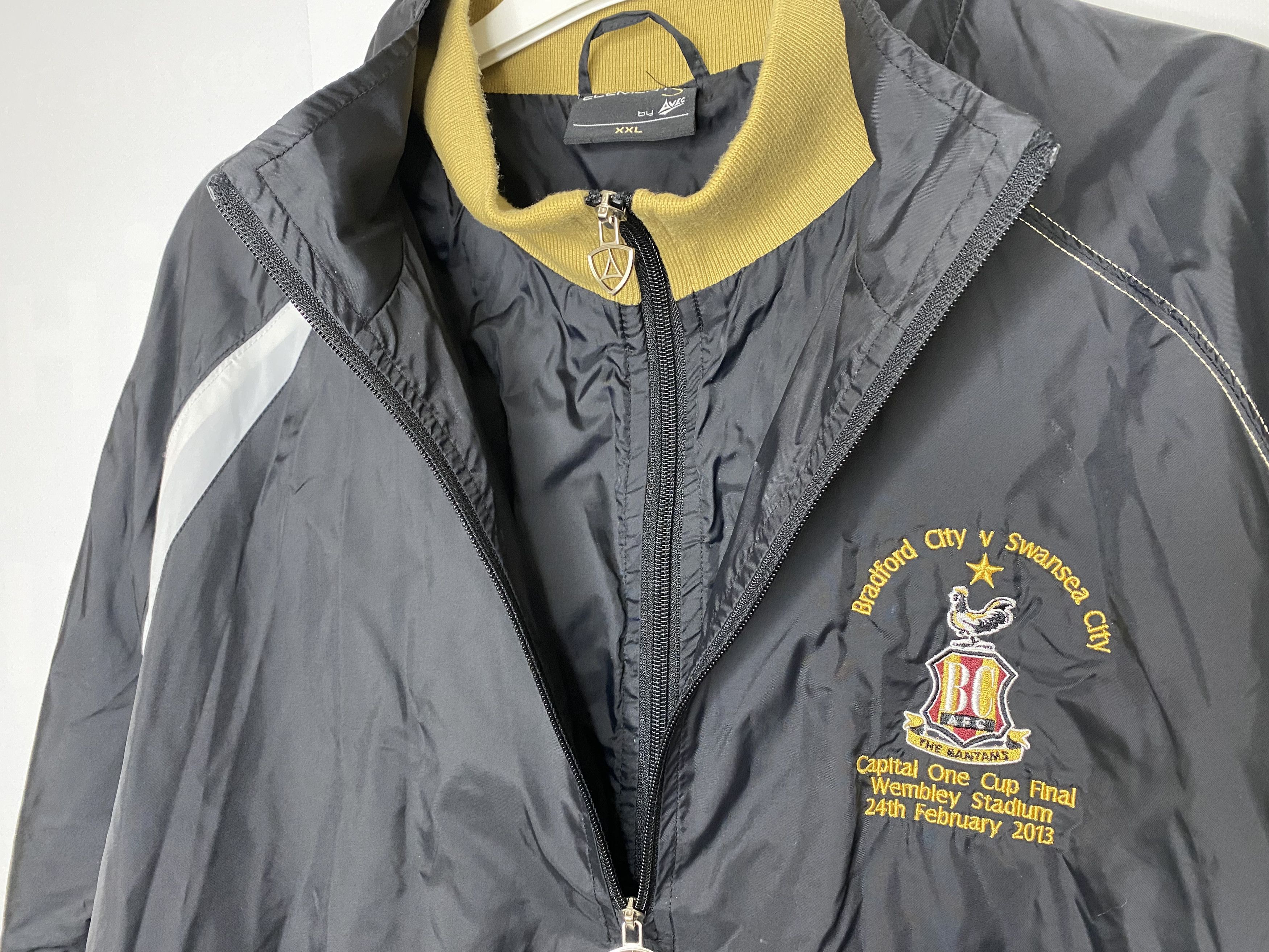 Vintage BRADFORD CITY 2013 CUP FINAL TRAINING FOOTBALL SOCCER JACKET Size US XXL / EU 58 / 5 - 7 Thumbnail
