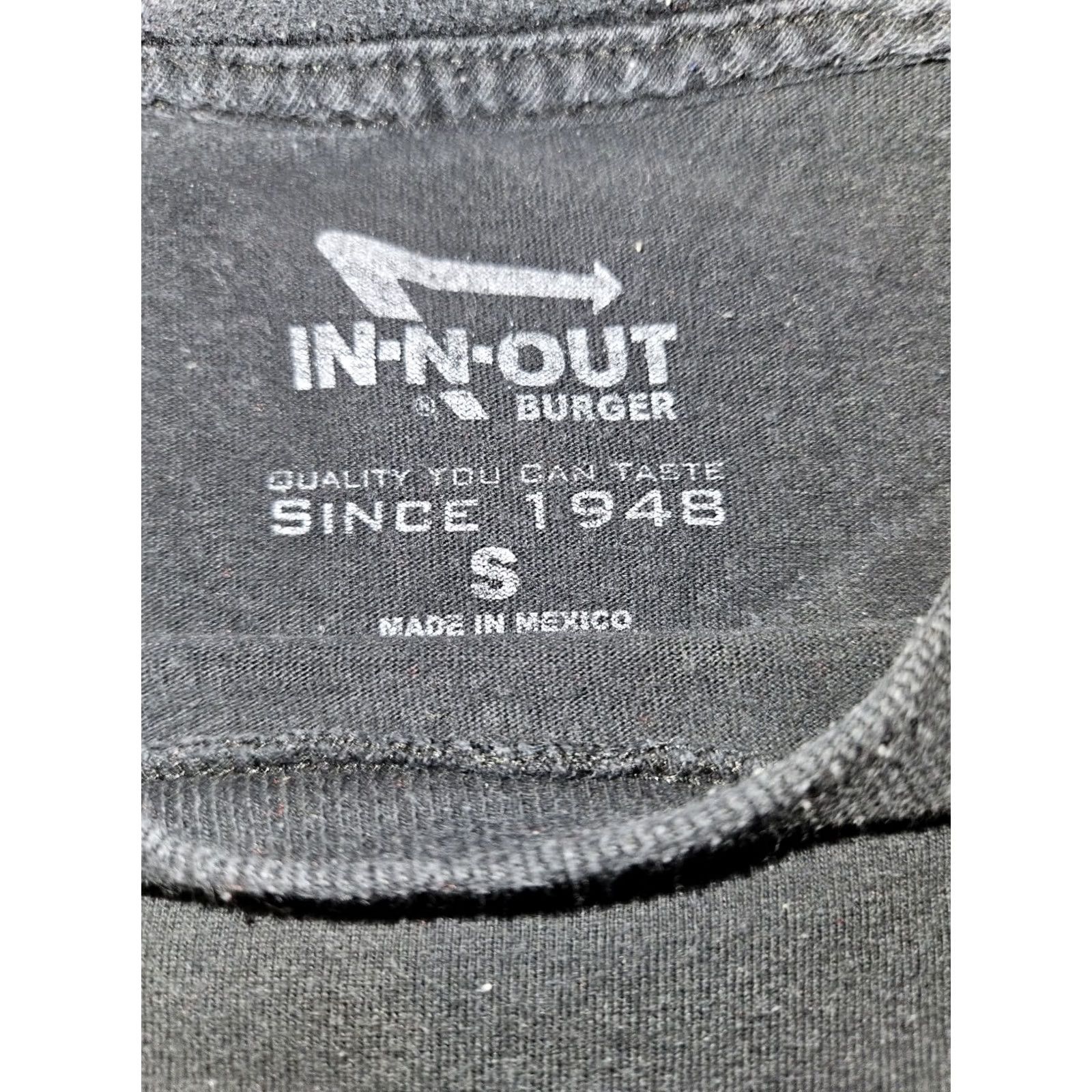 Vintage In-N-Out Employee Shirt Women’s Small Black Short Sleeve Front Back Graphic T-Shirt 90s City Classic All Seasons Double-Sided Mens Women Girls Boys Size S / US 4 / IT 40 - 3 Thumbnail