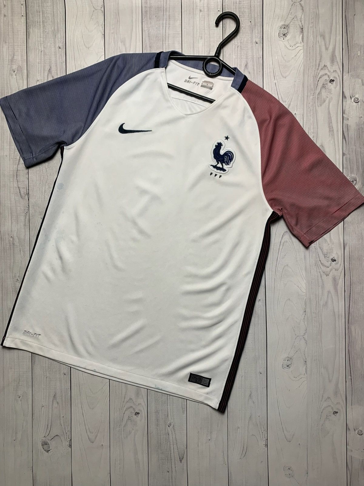 Nike × Vintage Vintage Nike France soccer jersey size M Size US M / EU 48-50 / 2 - 1 Thumbnail