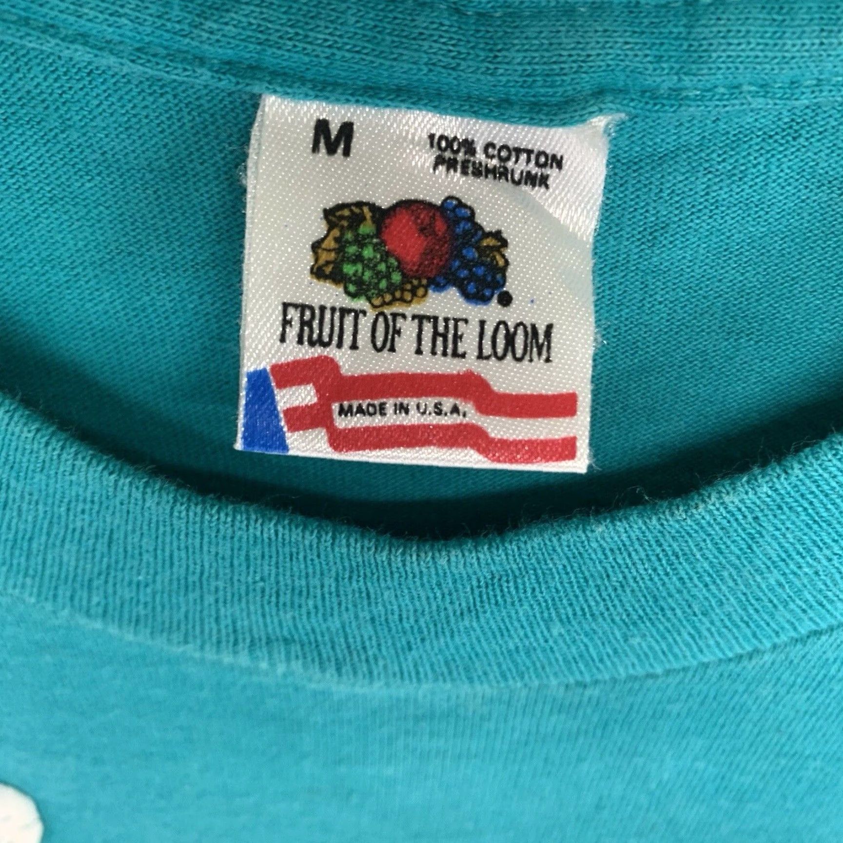 Fruit Of The Loom VINTAGE Fruit of the Loom T-Shirt Unisex Adults Medium Blue Beach 80s 90s Seal Shell Glitter Artwork Size US M / EU 48-50 / 2 - 5 Thumbnail