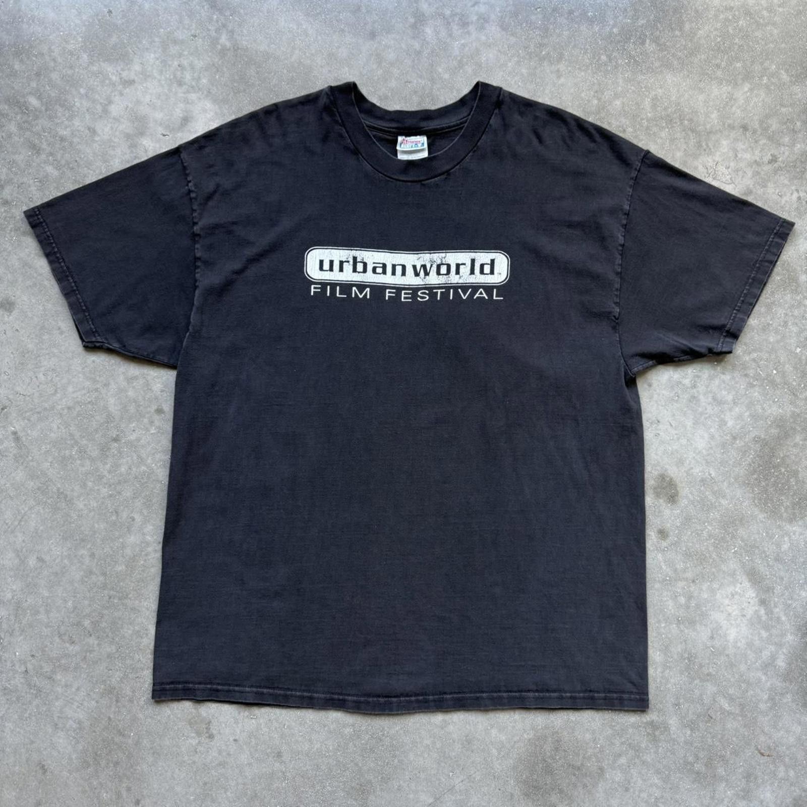 Other Urban World Film Festival “2005 lineup” Faded Y2K T-shirt Size US XXL / EU 58 / 5 - 1 Thumbnail
