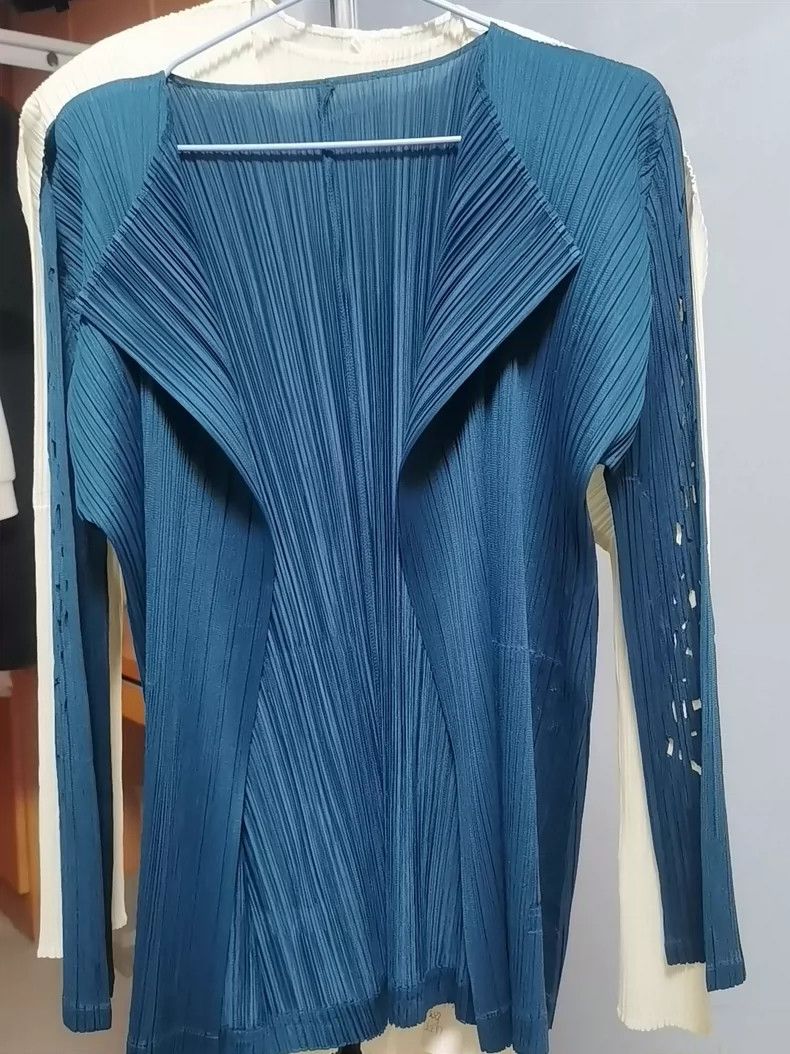 Issey Miyake Issey Miyake Blue pleated cardigan Size L / US 10 / IT 46 - 1 Thumbnail