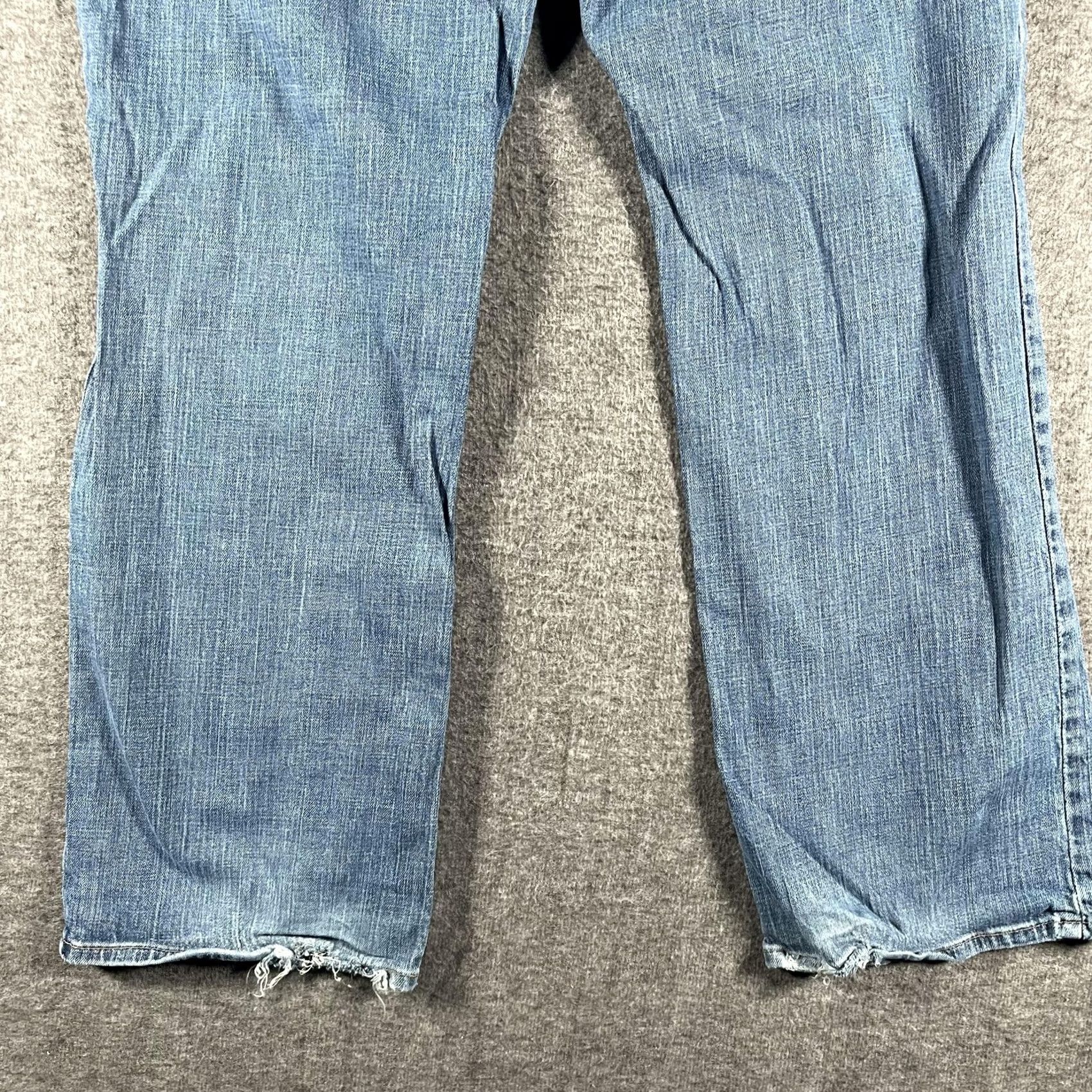 Eddie Bauer Eddie Bauer Jeans Womens 18R Blue Stretch Denim Medium Wash 5-Pocket Classic Straight Regular Rise Mid 30.5 In Inseam Size 40" / US 18 - 4 Thumbnail