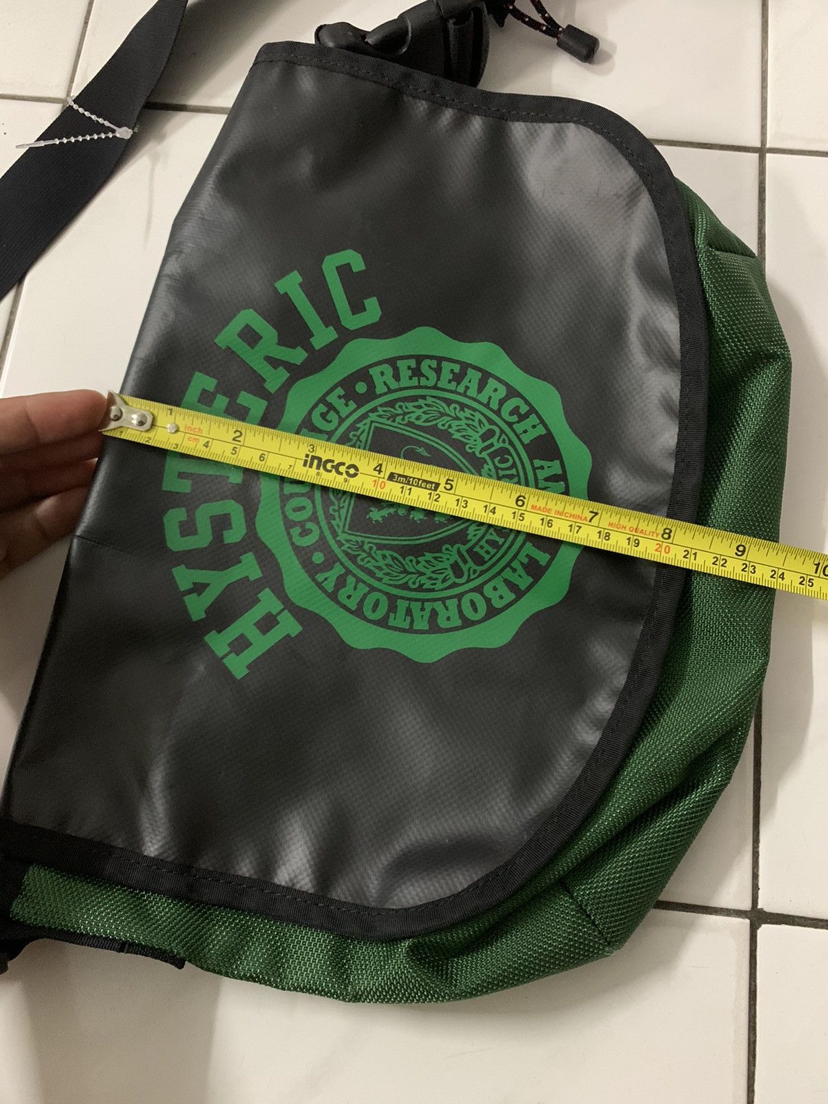 Hysteric Glamour × Japanese Brand Hysteric Glamour Waterproof Messenger Bag Green Sling Bag Size ONE SIZE - 9 Thumbnail