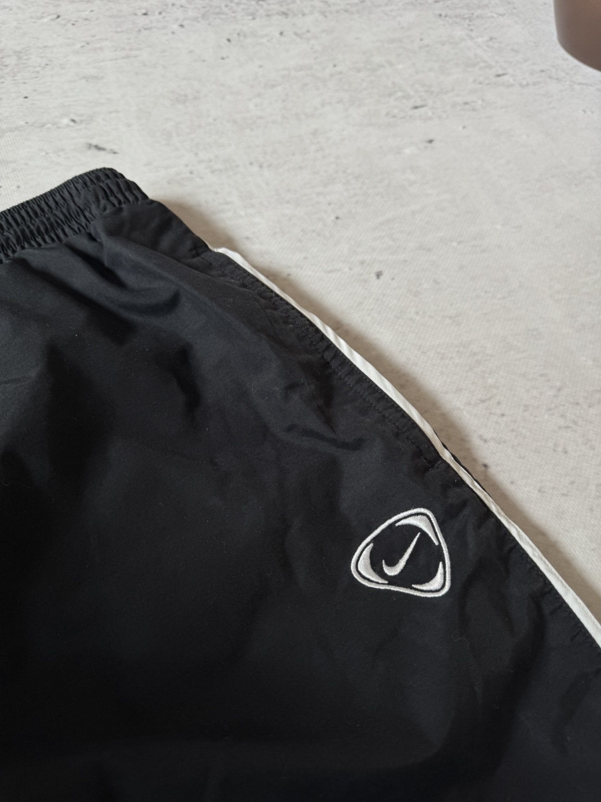 Nike × Vintage NIKE NYLON VINTAGE Y2K OVERSIZE BAGGY FIT PANTS SWEATPANTS Size US 32 / EU 48 - 5 Thumbnail