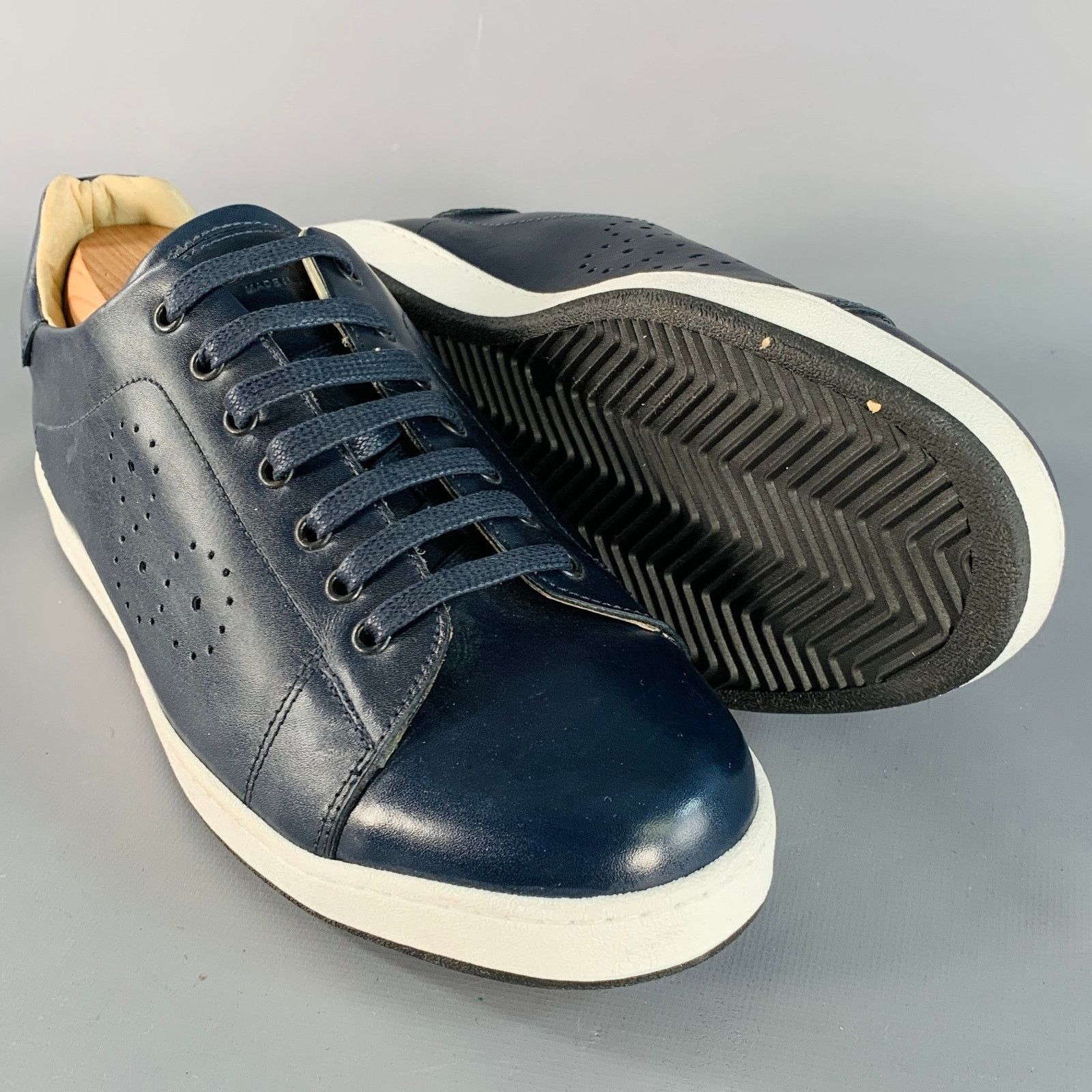 BUGATCHI BUGATCHI Size 8 Navy Perforated Leather Low Top Sneakers Size US 8 / EU 41 - 5 Thumbnail