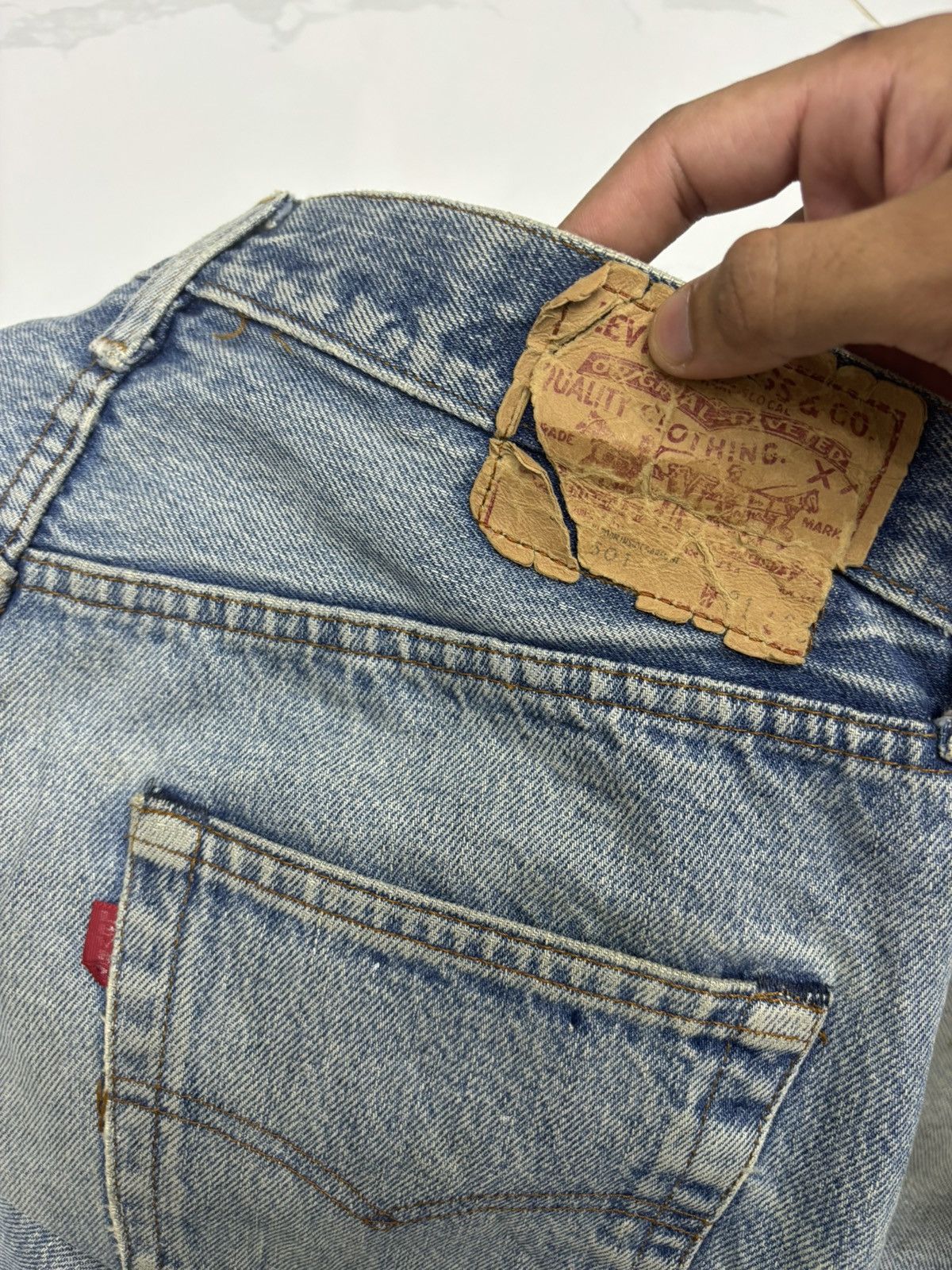 Levi's Vintage Levis 501 Distress Cut Leg Cropped Jeans Size US 30 / EU 46 - 9 Thumbnail