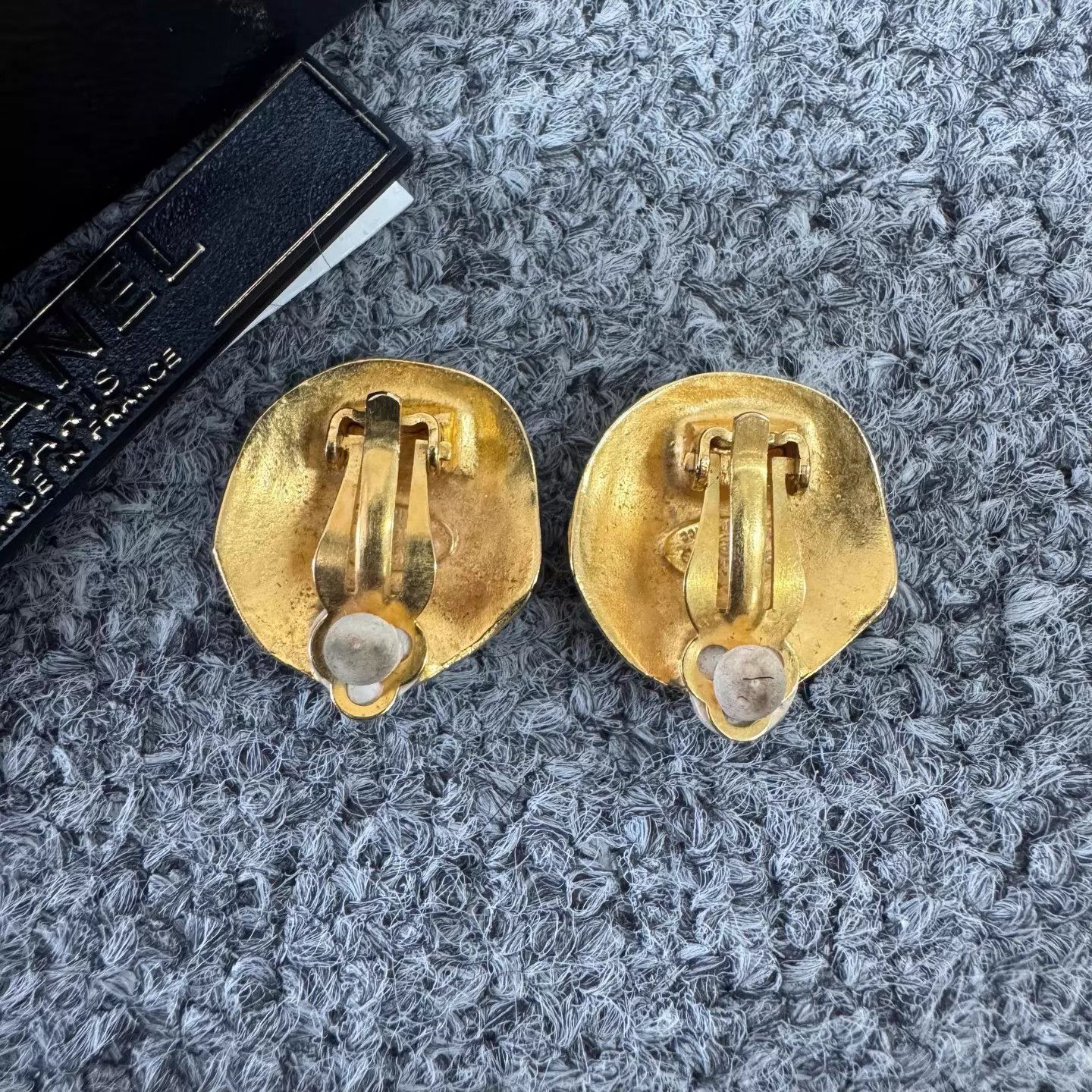 Chanel Chanel Gold Double C Round Earclips 99 New Size ONE SIZE - 3 Thumbnail