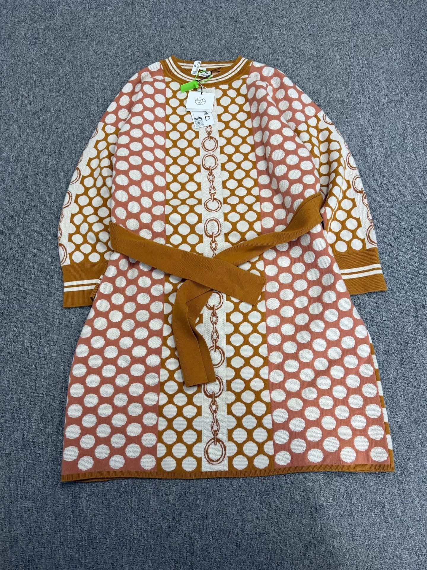 Hermes Hermes Polka Dot Lock Belted Knit Dress 38 New with Tags Size S / US 4 / IT 40 - 1 Thumbnail