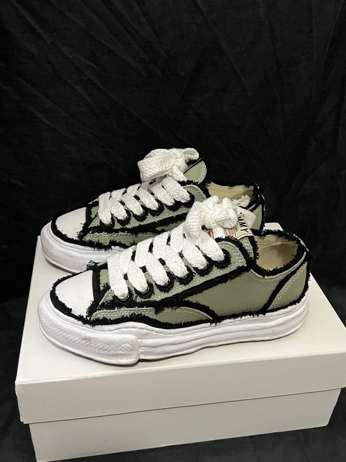 Maison MIHARA YASUHIRO Maison Mihara Yasuhiro Peterson Low Top Sneakers Size US 8 / EU 41 - 4 Thumbnail