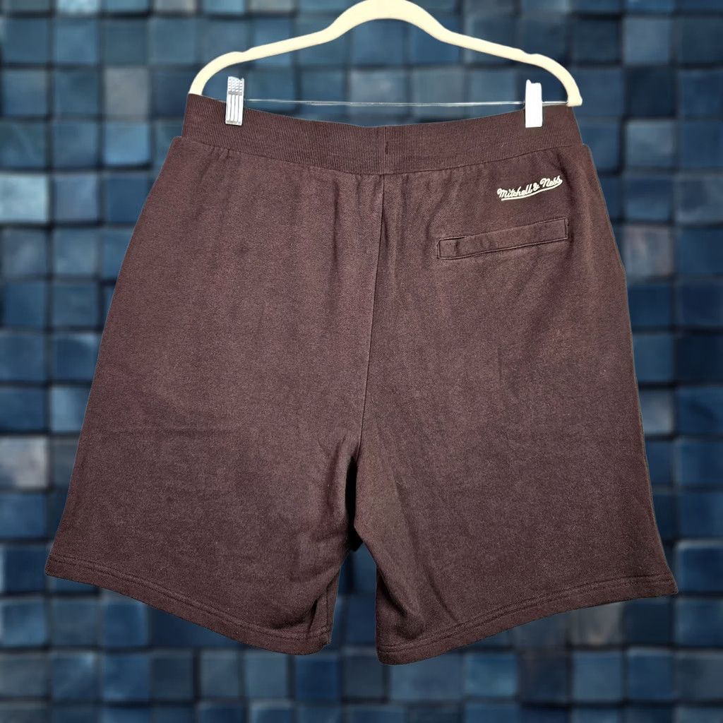 Mitchell & Ness Mitchell & Ness Chicago Bulls Sweat shorts M Brown NBA Finals NEW Size US 31 - 1 Thumbnail