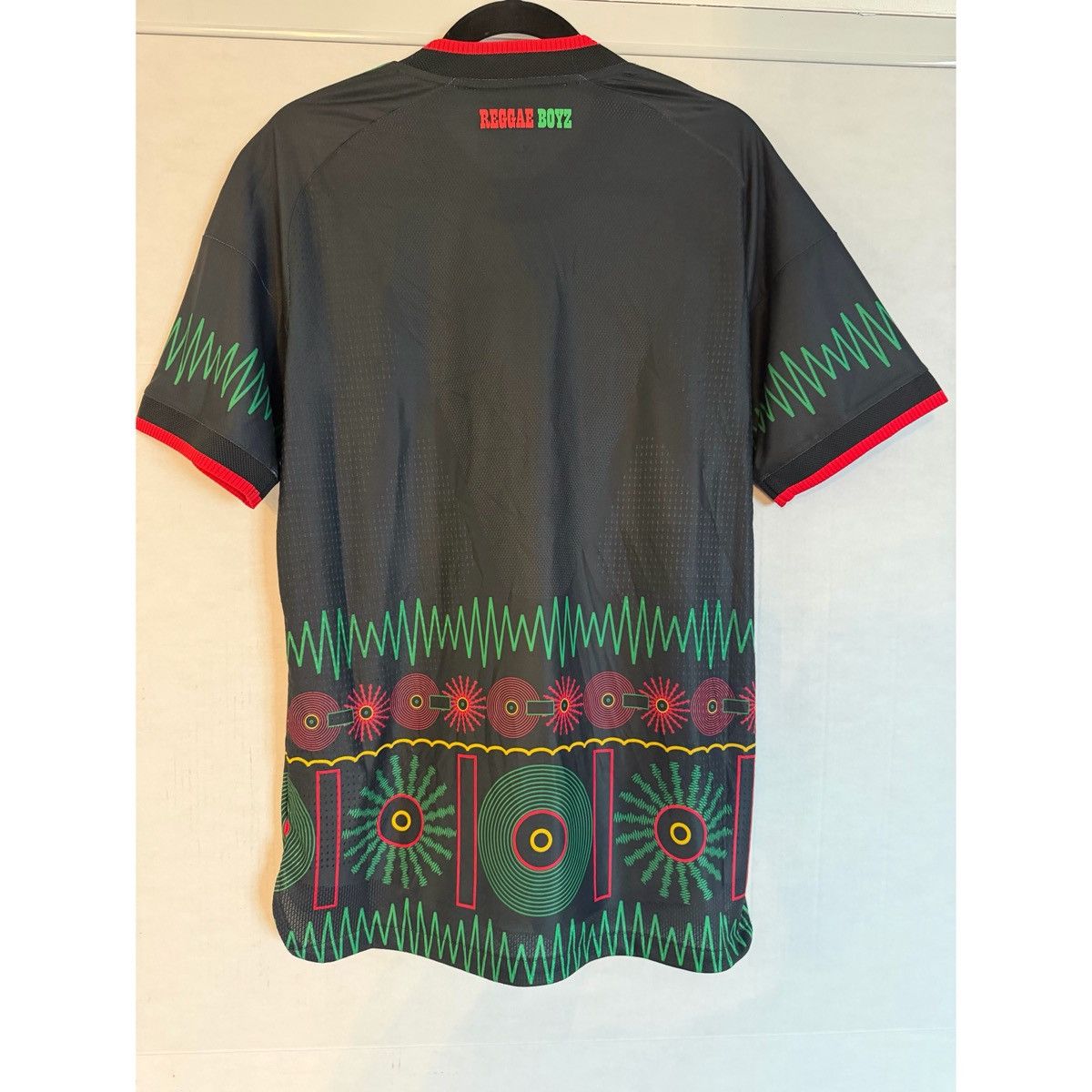 Adidas JAMAICA 26 X BOB MARLEY AWAY AUTHENTIC JERSEY Size US M / EU 48-50 / 2 - 4 Thumbnail