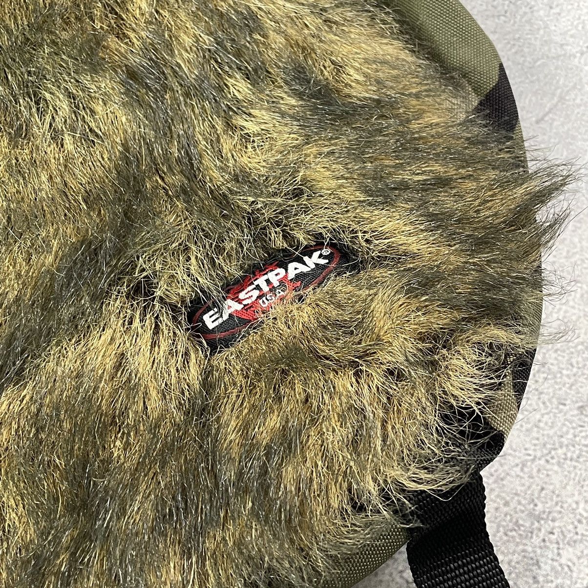 Eastpak 00's Eastpak Faux Fur Y2K Crossbody Bag Rick Owens Style Size ONE SIZE - 5 Thumbnail