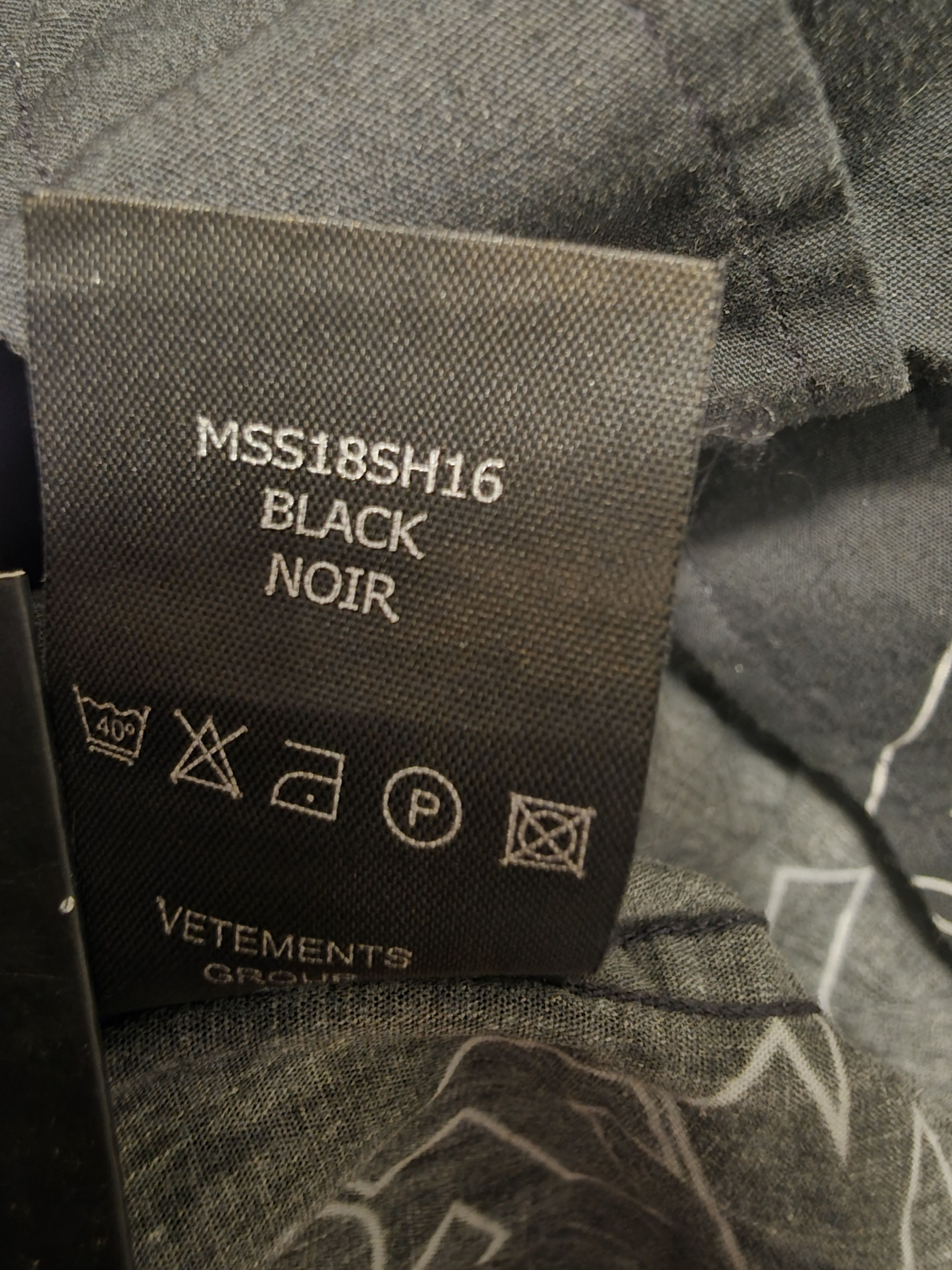 Vetements Vetements 18SS Logo Pattern Oversized Shirt M Streetwear Size US M / EU 48-50 / 2 - 9 Thumbnail