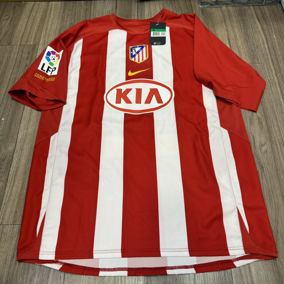 Nike Atletico Madrid 05/06 player issue home shirt #9 F.Torres Size US XL / EU 56 / 4 - 1 Thumbnail