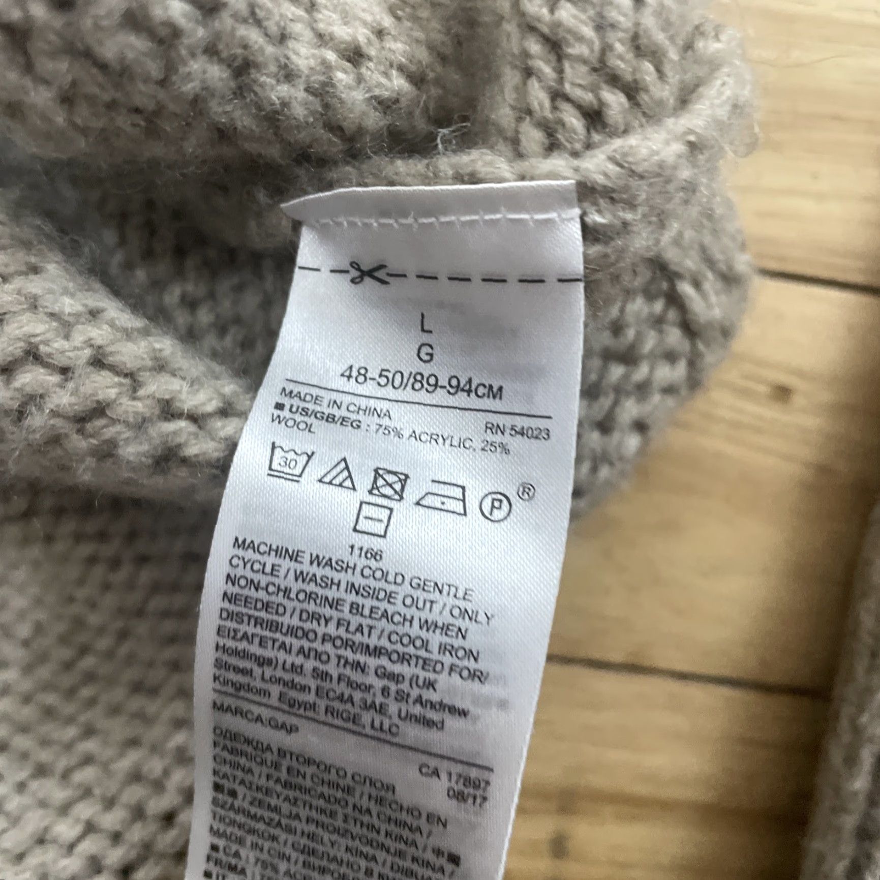 Gap VINTAGE Gap wool textured knit sweater Men L Beige Nutmeg Old Money Capsule layer Pullover Knit Crew Neck Long Sleeve Regular Wool/Nylon Casual Mens Size US L / EU 52-54 / 3 - 6 Thumbnail
