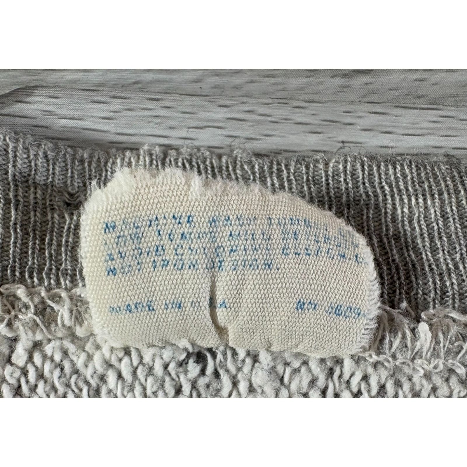 Champion CHAMPION Reverse Weave Warmup Distressed Sweatshirt sz L Vin Size US L / EU 52-54 / 3 - 3 Thumbnail