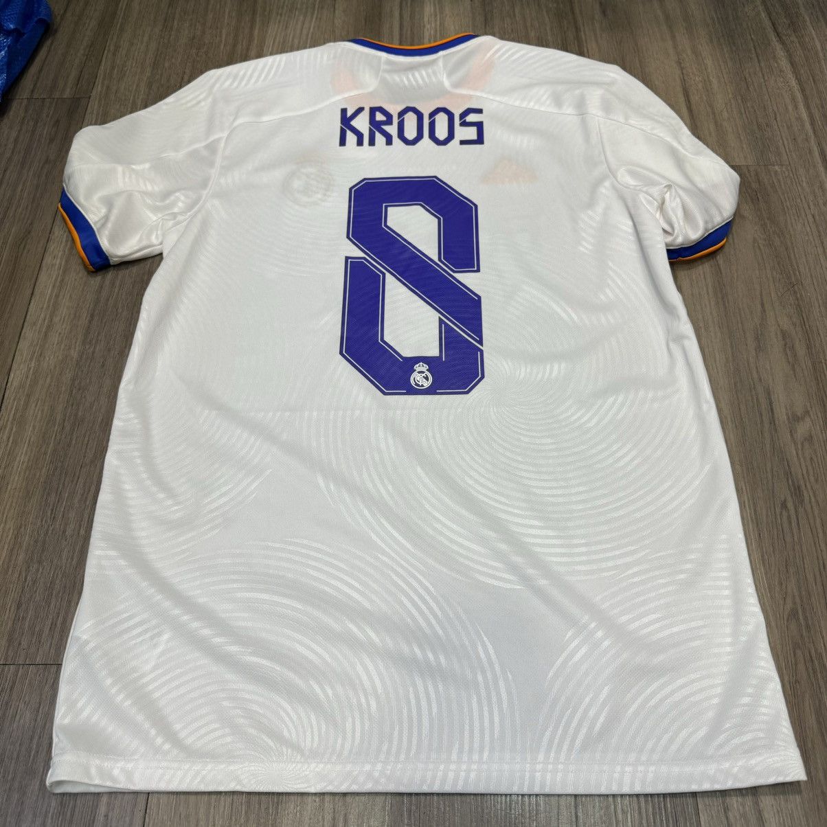 Adidas Real Madrid 2022 champions league final shirt #8 Kroos(bnwt) Size US M / EU 48-50 / 2 - 2 Thumbnail