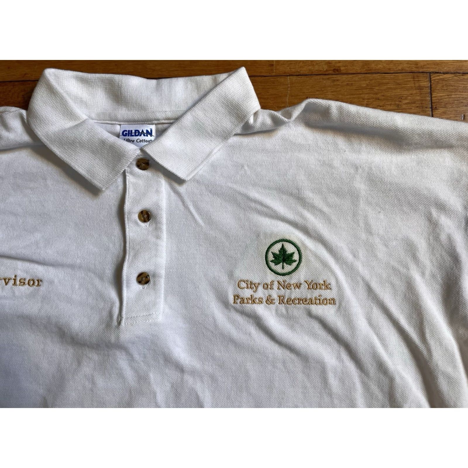 Gildan City of New York Parks and Recreation Staff Polo Shirt Men’s XL White Size US XL / EU 56 / 4 - 3 Thumbnail