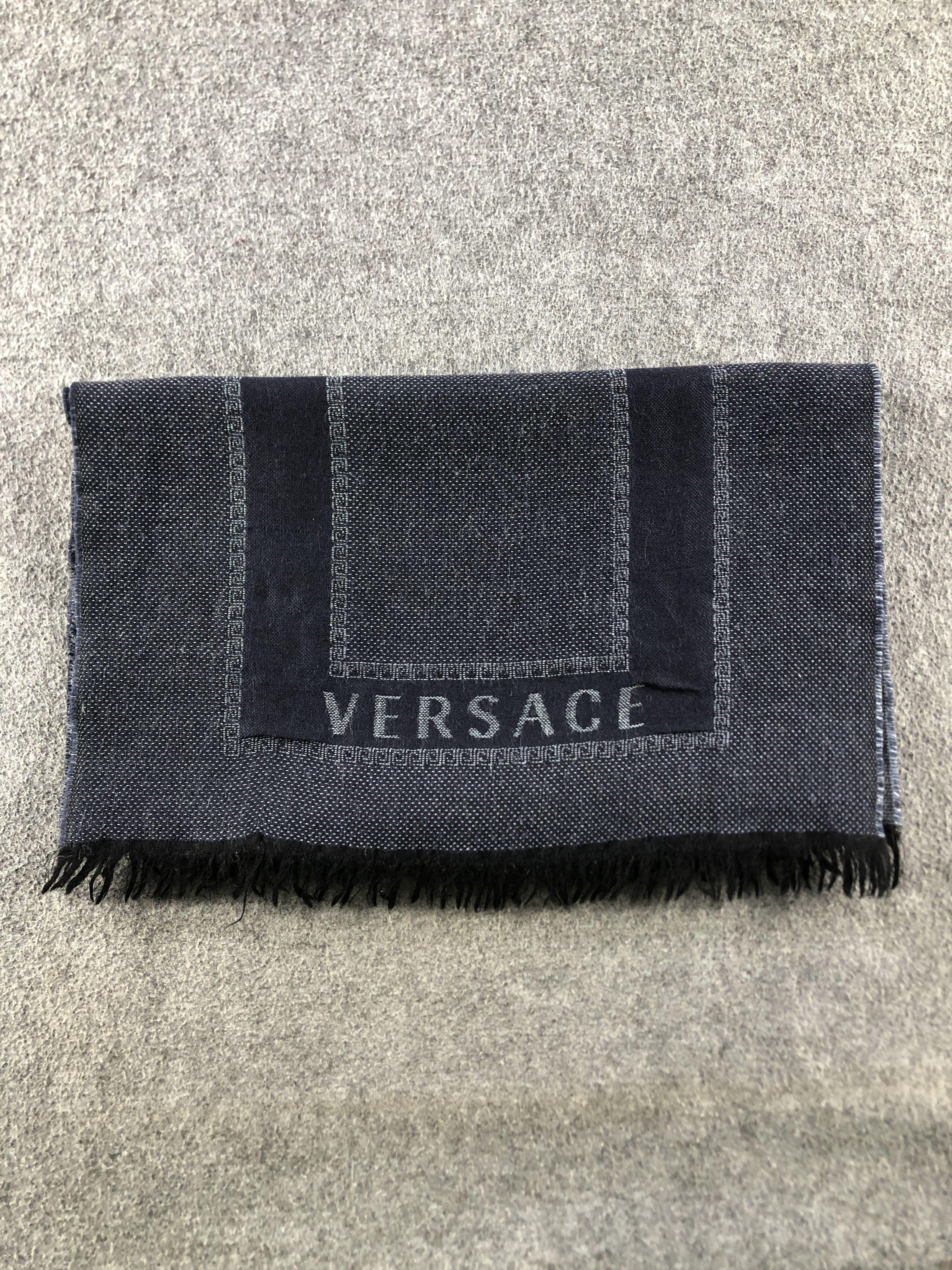 Versace Versace Scarf / Muffler / Neckwear P737 Size ONE SIZE - 7 Thumbnail