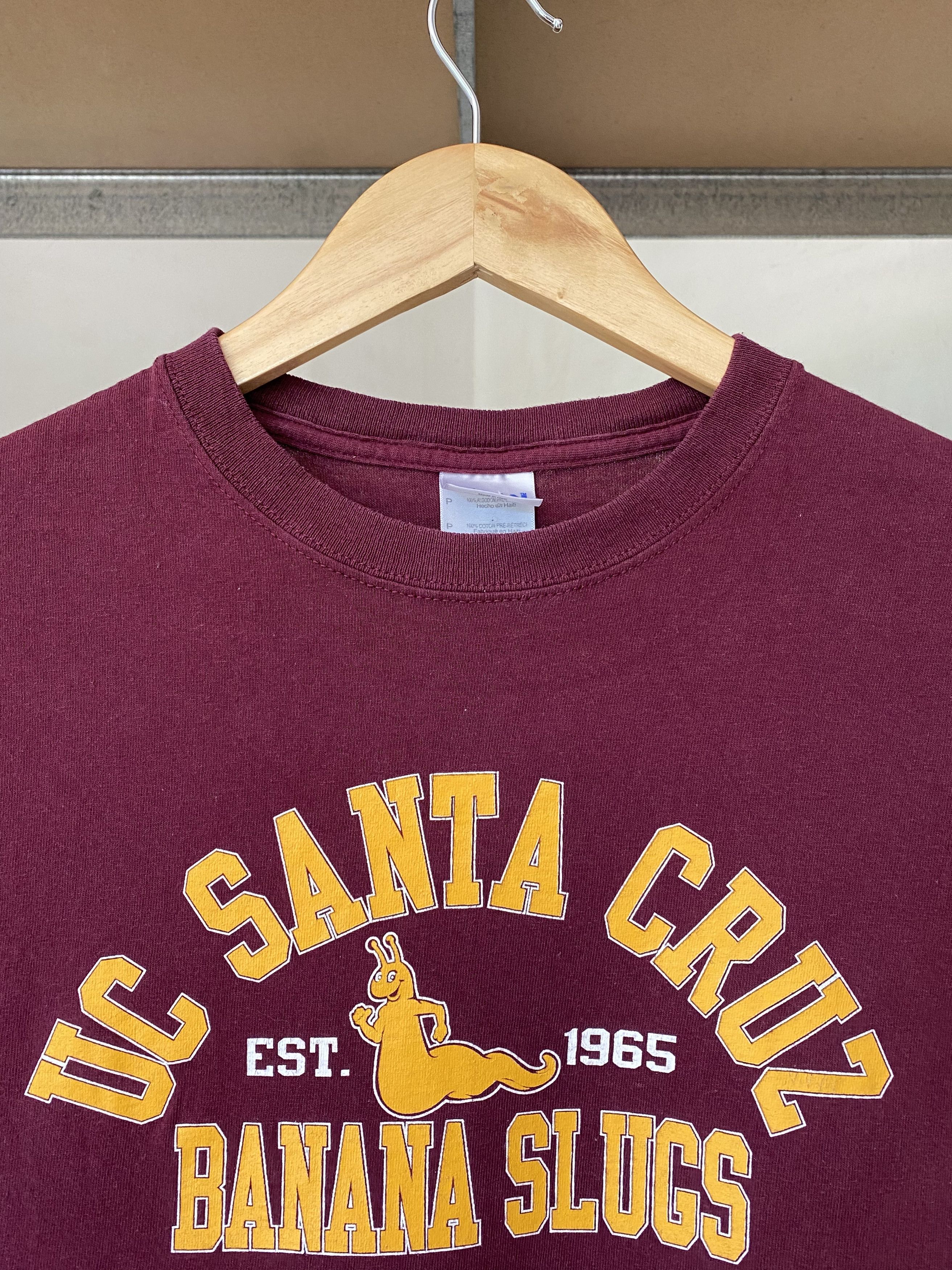 Vintage UC Santa Cruz Vintage 2000s Banana Slugs Travolta T-shirt Size US S / EU 44-46 / 1 - 3 Thumbnail