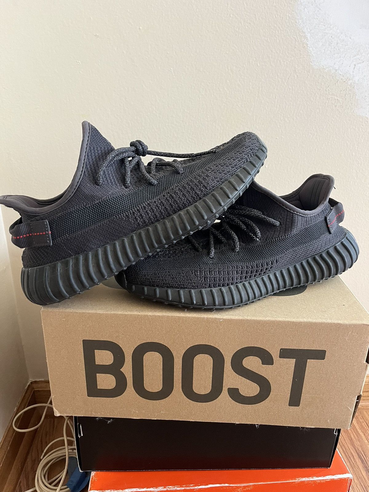 Adidas × Yeezy Yeezy boost 350 v2 Size US 9.5 / EU 42-43 - 1 Thumbnail