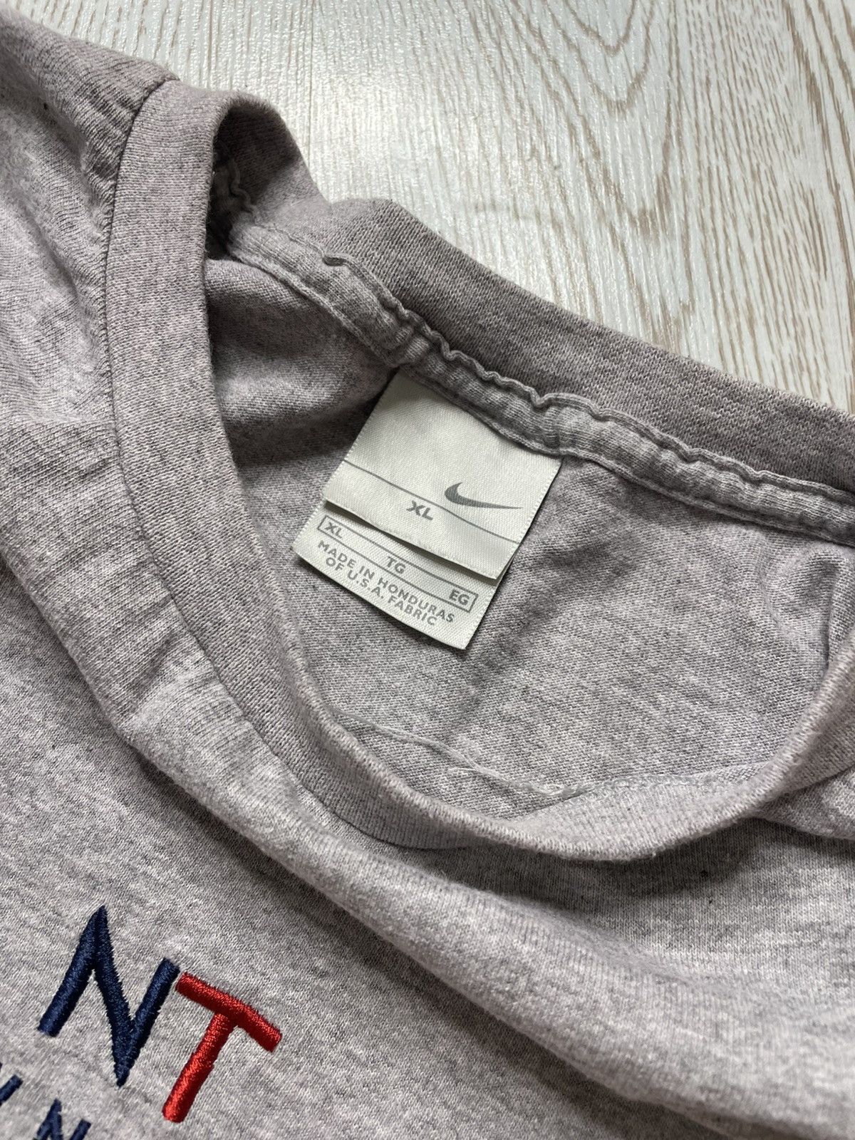 Nike Vintage 90s Nike Town New York Gray tee size Xl Size US XL / EU 56 / 4 - 7 Thumbnail