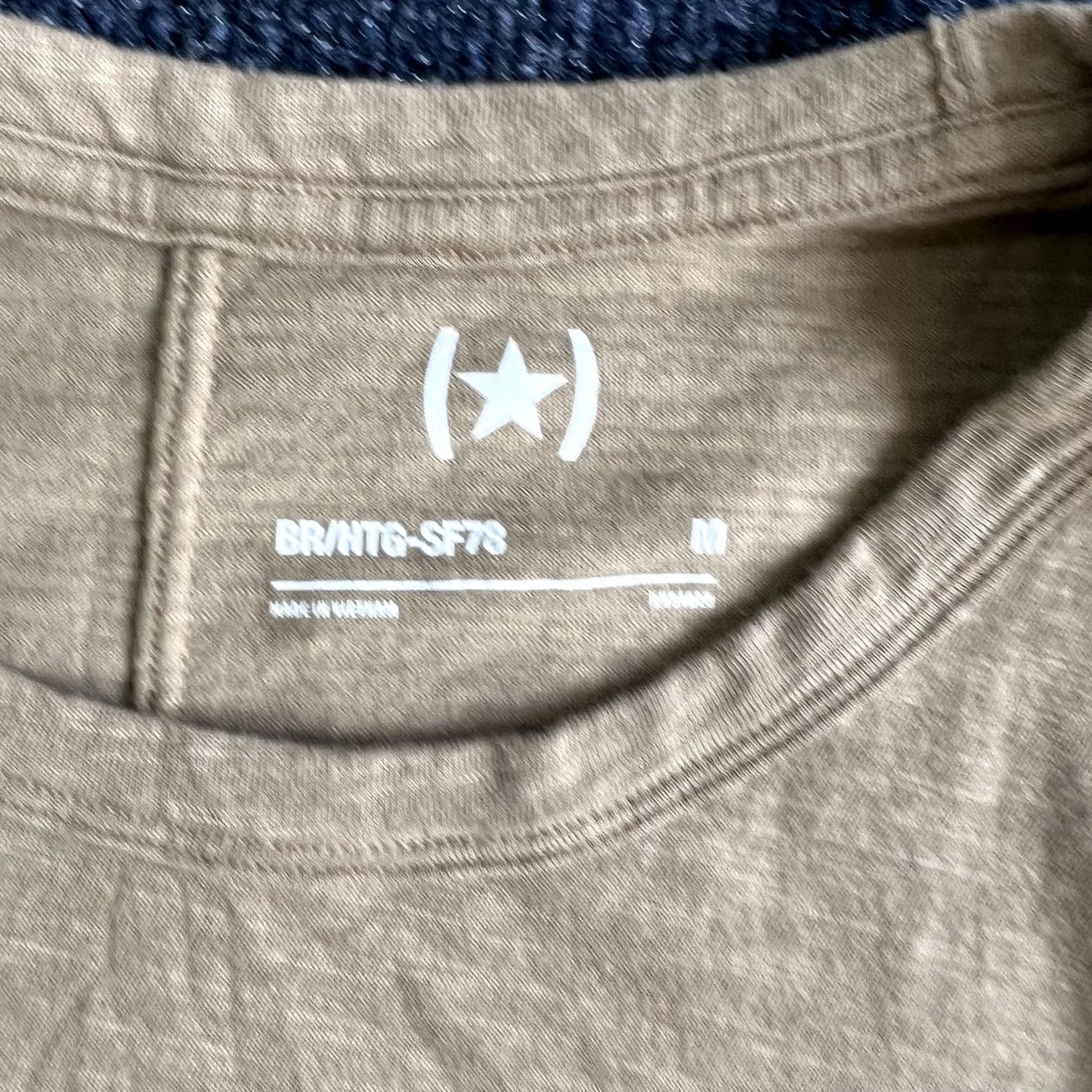 Banana Republic Banana Republic Shirt Womens Medium Beige Guide Logo Sleeveless Tank Tee T-Shirt Size M / US 6-8 / IT 42-44 - 3 Thumbnail