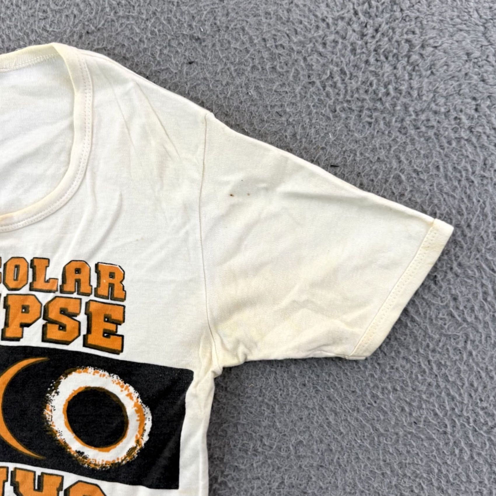 Vintage VINTAGE Kenya Solar Eclipse Shirt Adult Small White Short Sleeve 80s Outdoor USA Size US S / EU 44-46 / 1 - 5 Thumbnail