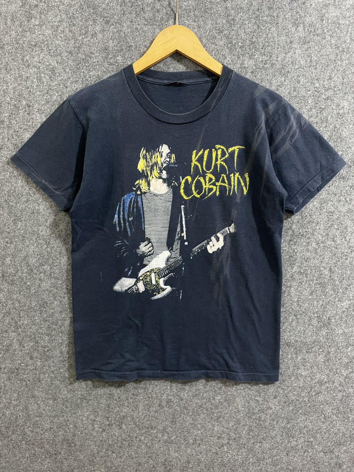Band Tees Vintage Kurt Cobain Nirvana T-Shirt Bootleg Size US S / EU 44-46 / 1 - 1 Thumbnail