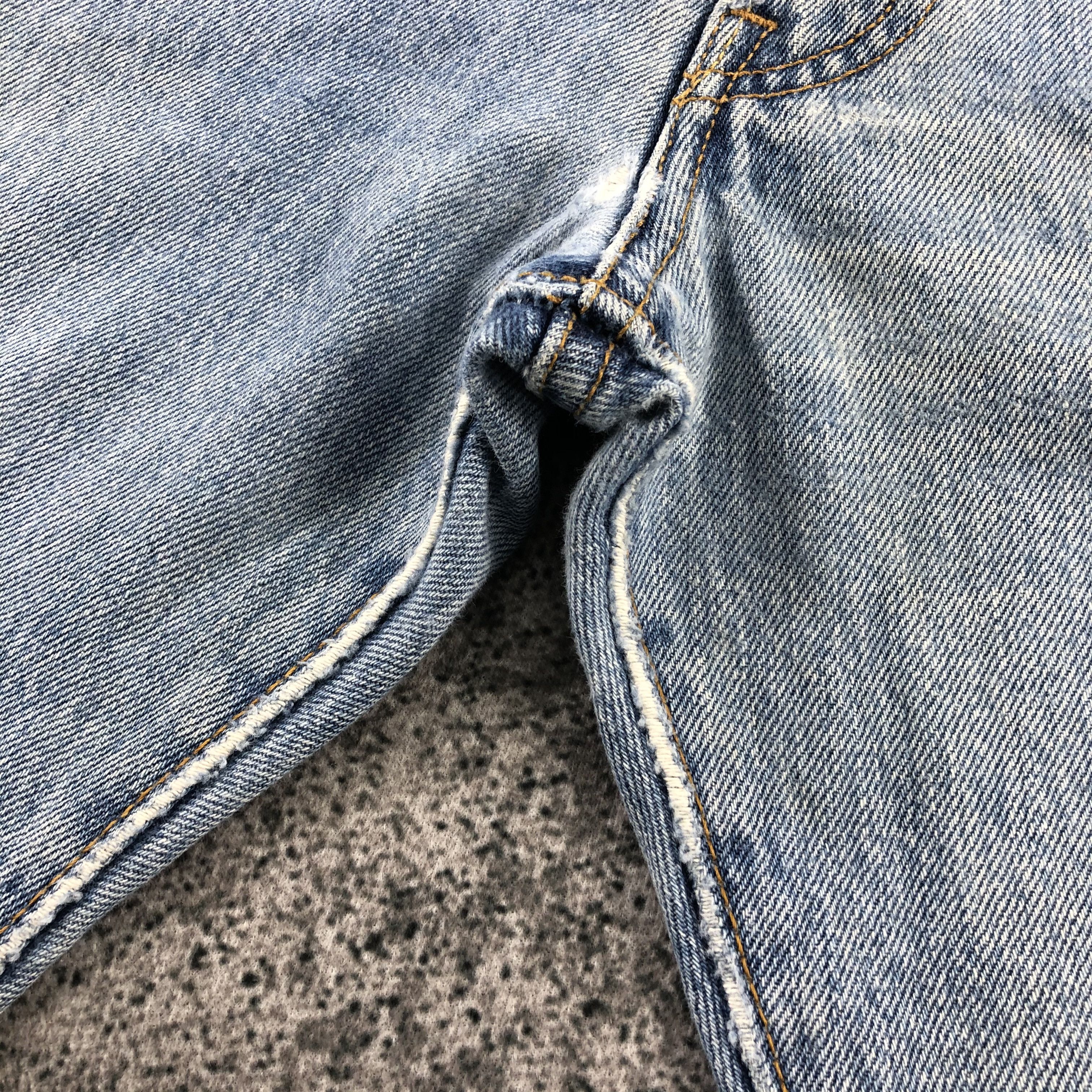 Levi's Vintage Levis 501 Jeans Distressed Denim KJ1067 Size US 34 / EU 50 - 10 Thumbnail