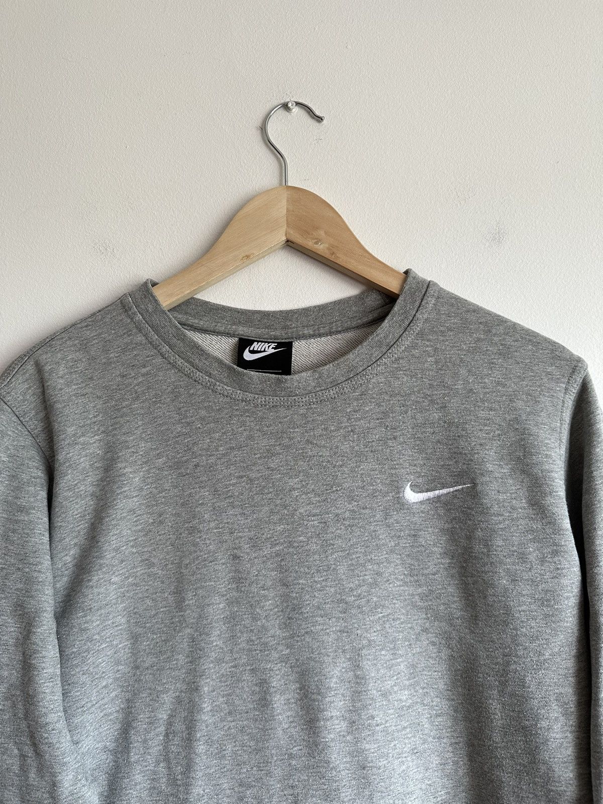Nike Nike sweatshirt small Swoosh classic streetwear Size US M / EU 48-50 / 2 - 2 Thumbnail
