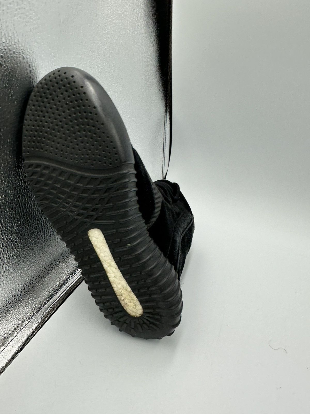 Yeezy Yeezy 750 Triple Black Size US 7 / EU 40 - 9 Thumbnail
