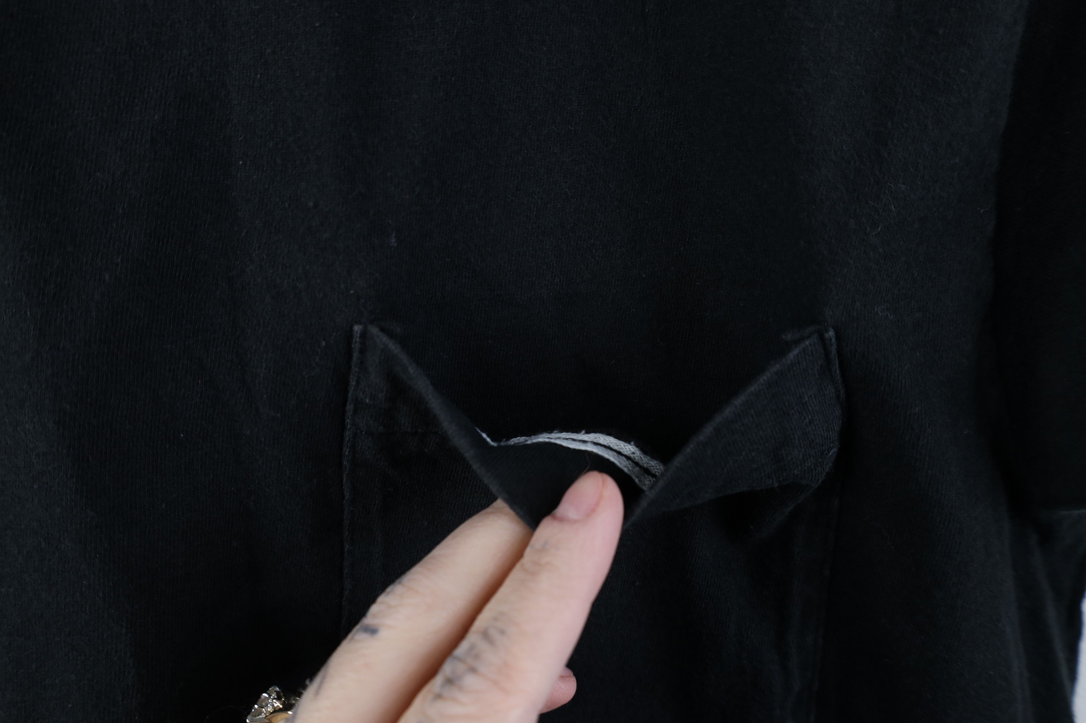 Vintage Vintage 90s Streetwear Blank Cotton T-Shirt Black Pocket USA Size US M / EU 48-50 / 2 - 5 Thumbnail