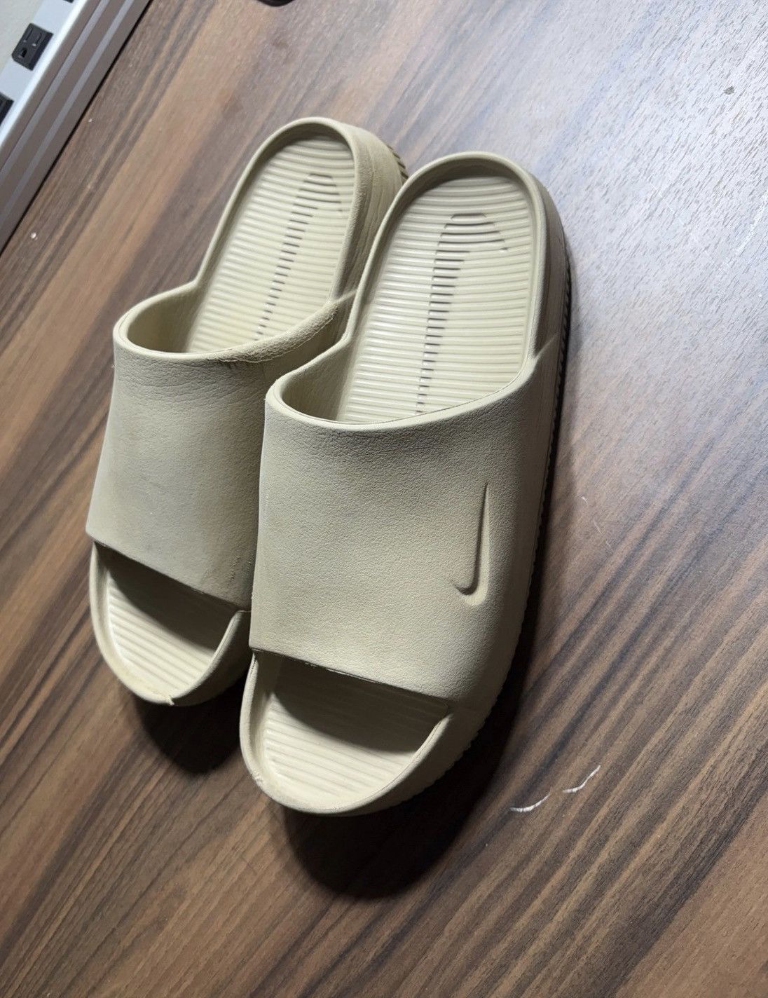 Nike Beige Nike Slides Size US 9 / EU 42 - 3 Thumbnail