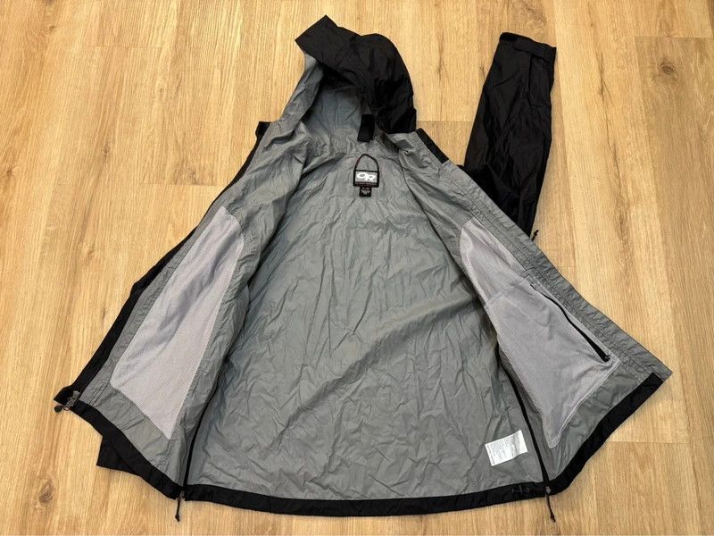 Outdoor Research Outdoor Research OR Light Trekking Waterproof Jacket size XL Size XL / US 12-14 / IT 48-50 - 3 Thumbnail