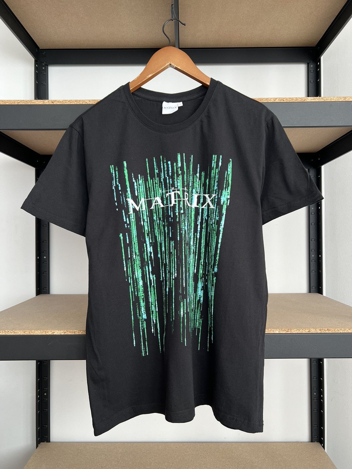 Vintage Vintage 2022 The Matrix Warner Bros Movie Black T-shirt Size US L / EU 52-54 / 3 - 1 Thumbnail