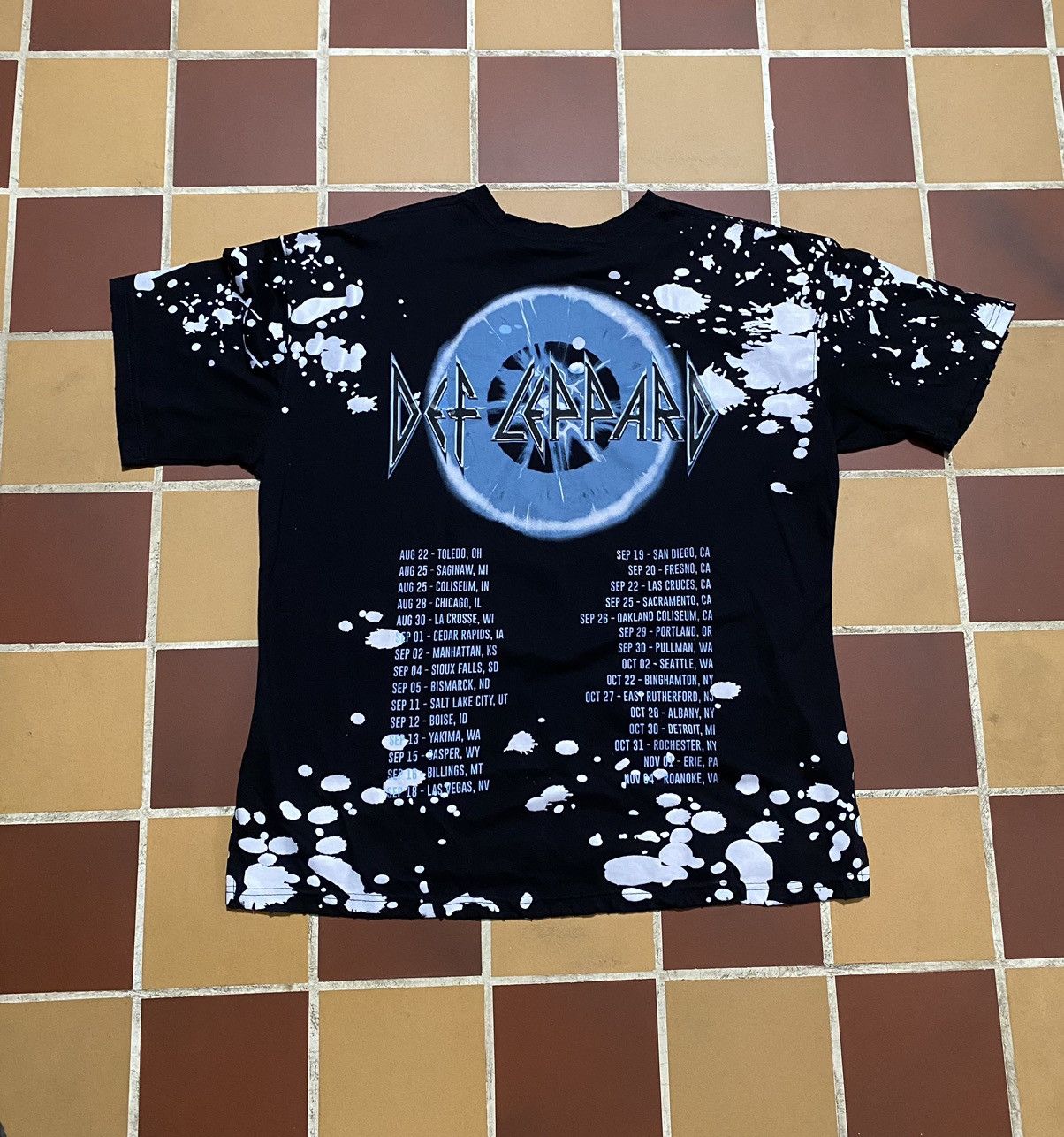 Band Tees Vintage Def Leppard Adrenalize Tour band shirt Size US M / EU 48-50 / 2 - 6 Thumbnail